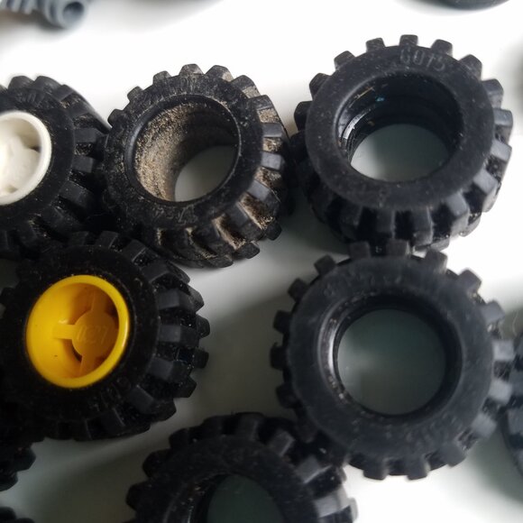 Lego Miscellaneous Tires - Picture 11 of 14